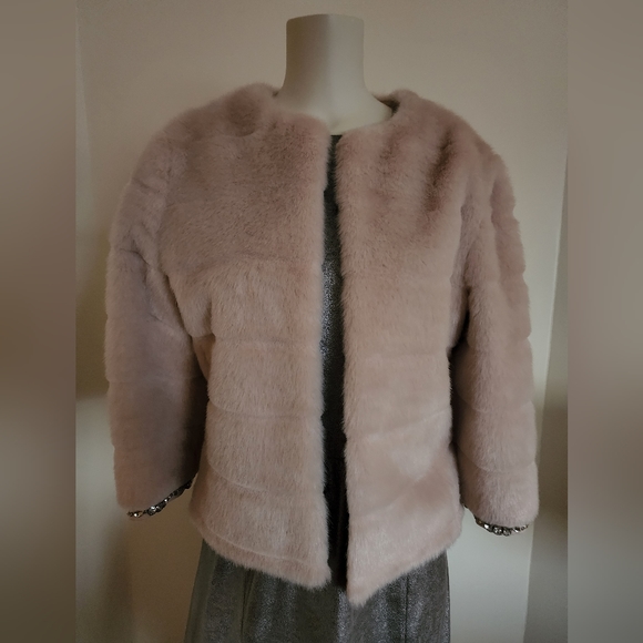 Lightly worn Ted Baker faux fur bracelet length coat size 2, equivalent to US 6 - Picture 1 of 4